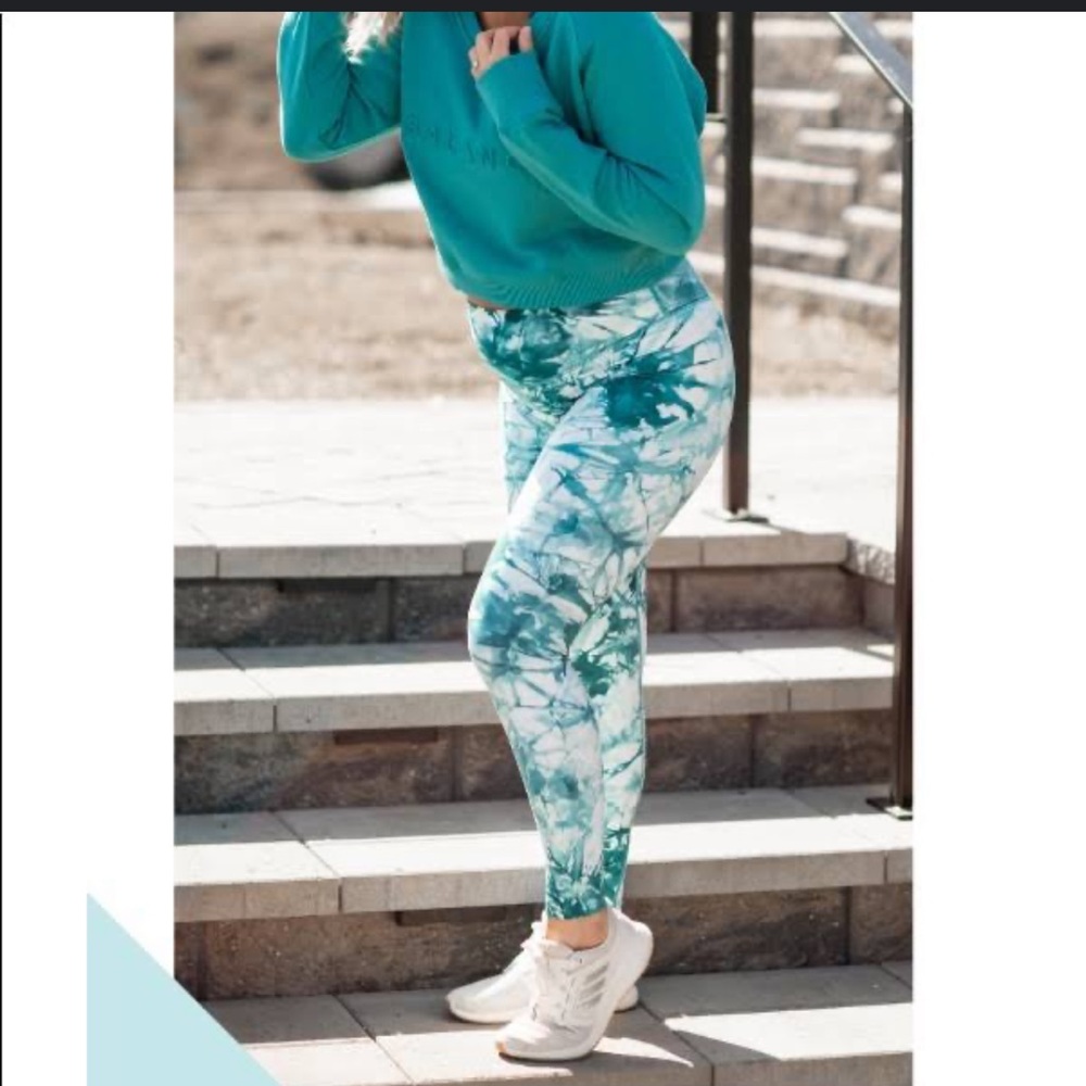 Vitality Balance Athletica cloud pant leggings - tie dye size M